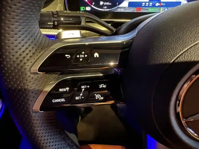 Mercedes Glc coupe 300 e hybrid eq 4matic — photo 10