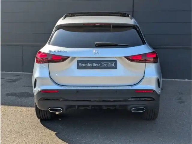 Mercedes Gla 250 e hybrid eq — photo 4