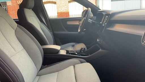 Volvo XC40 2.0 B3 163 DCT7 - Plus – 2022 – 53645 km – Hybride essence – Boîte Automatique — photo 7