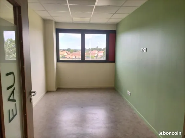 Bureau 12 m²