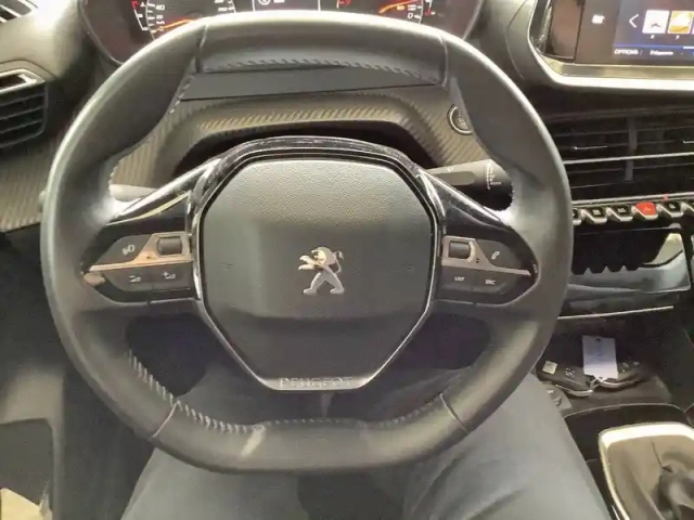 Peugeot 208 puretech 100 s&amp;s bvm6 — photo 9