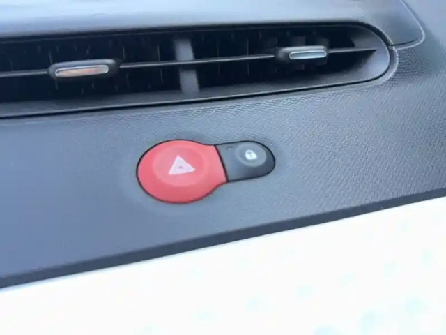 Renault Twingo iii e-tech — photo 48