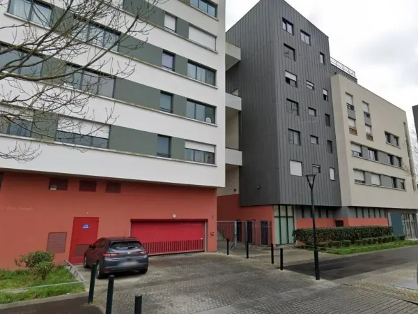 Stationnement Location Nantes   50€