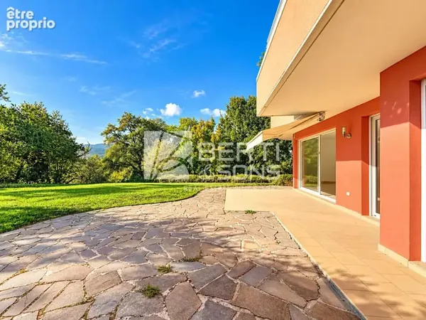 Mandelieu minelle - vaste 4 pieces en rez-de-jardin dans domaine securise - gardien piscine garage p