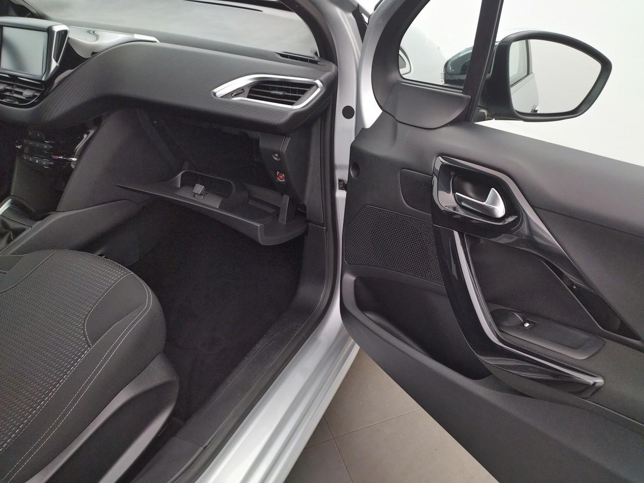 Peugeot 208 puretech 82ch s&s bvm5 tech edition — photo 26
