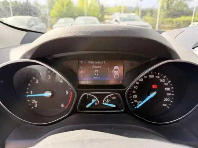 Ford Kuga 2.0 tdci 150ch stop&amp;start titanium 4x2 — photo 14