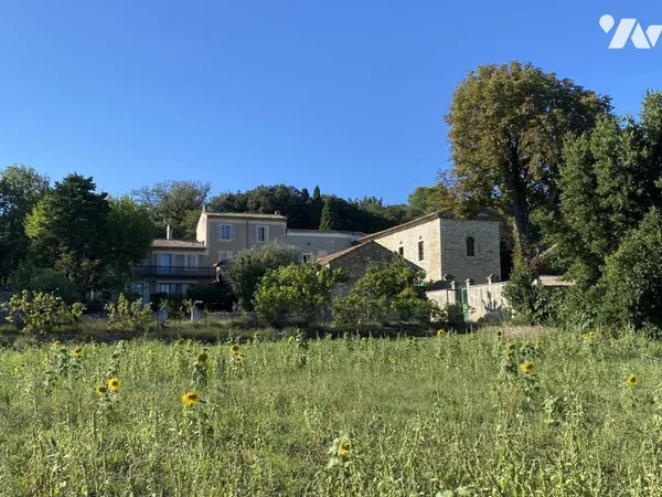 Maison 300 m²