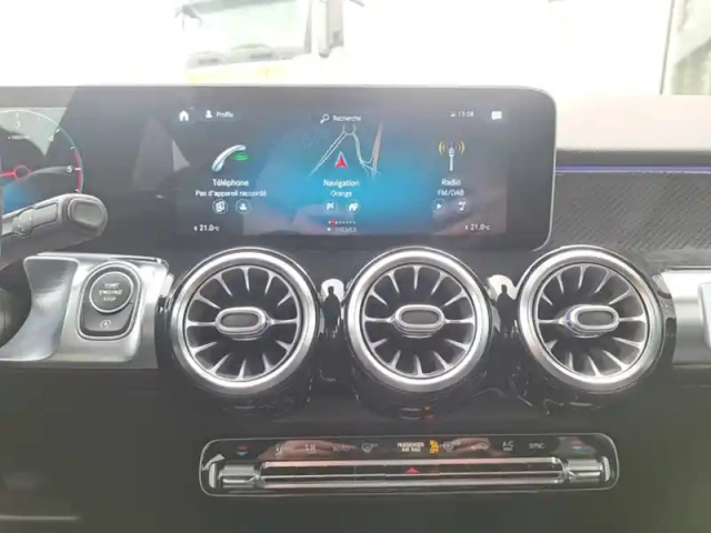 Mercedes Glb 200 d amg line — photo 19