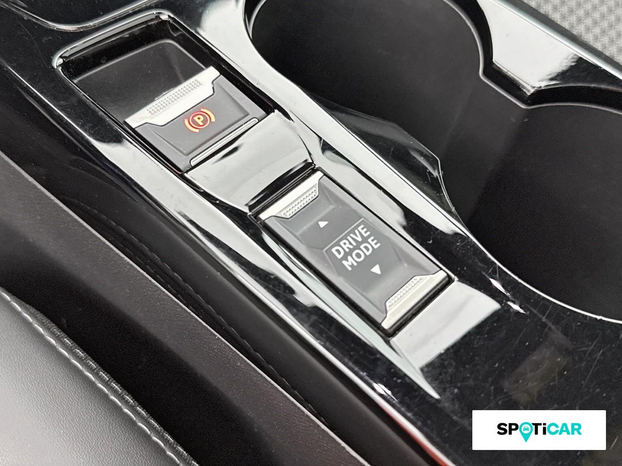 Peugeot 208 e-208 136ch gt — photo 18