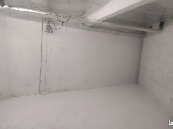 Libération cave de stockage très saine 11m2