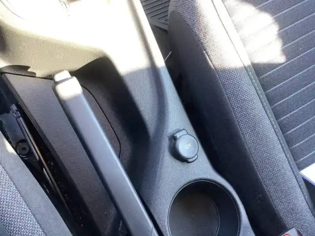 Peugeot 208 puretech 75 s&amp;s bvm5 — photo 22