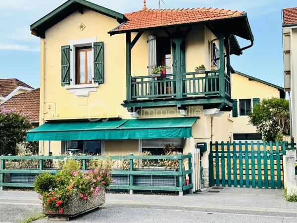 Maison 9 pièces 219 m²