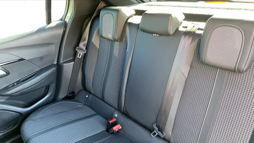 Peugeot 208 1.2 PureTech 100 EAT8 - GT – 2022 – 64853 km – Essence – Boîte Automatique — photo 6