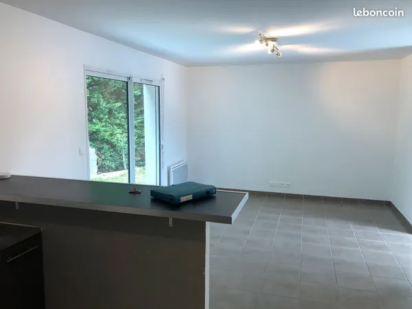 Location t4 avec garage st yzan de soudiac