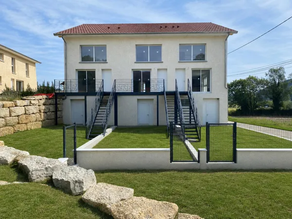BURCIN  Maison 120 m² avec jardin privatif, garage et DPE A  Réhabilitation d'une ancienne grange