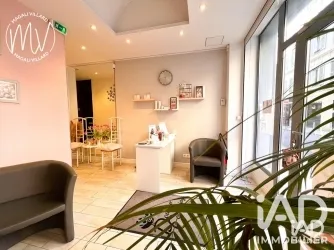 Local commercial 1 pièce 70 m²