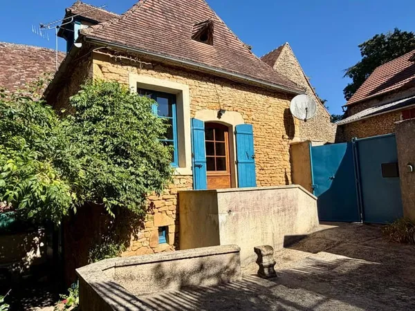 Maison en pierre au coeur de Sainte-Alvère - Idéale en résidence secondaire ou pour un investissemen