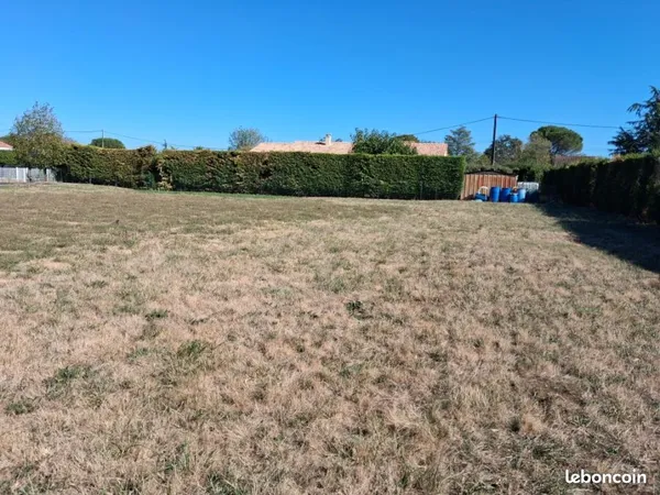 Viviers les Montagnes 81290, terrain plat et viabilisé de 861 m²