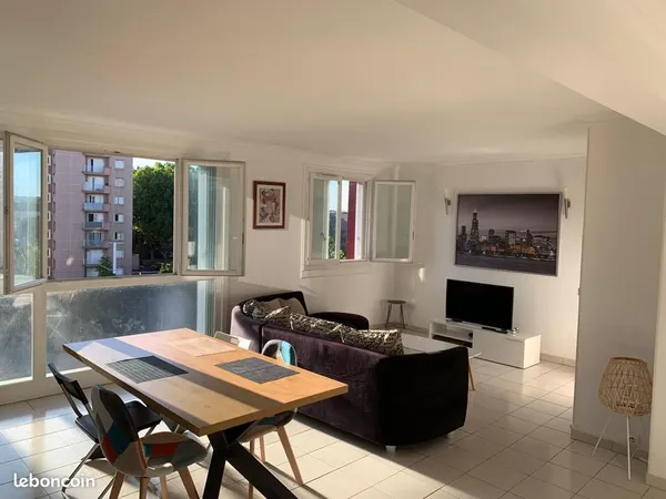 Colocation étudiante - Chambre disponible à Saint-Denis 🎓🌿