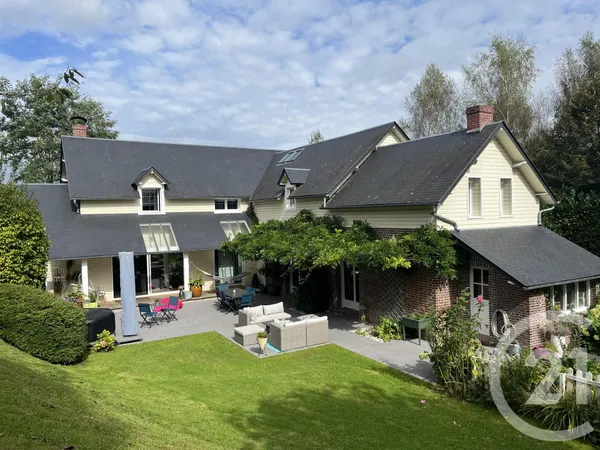 Maison 7 pièces 255 m²