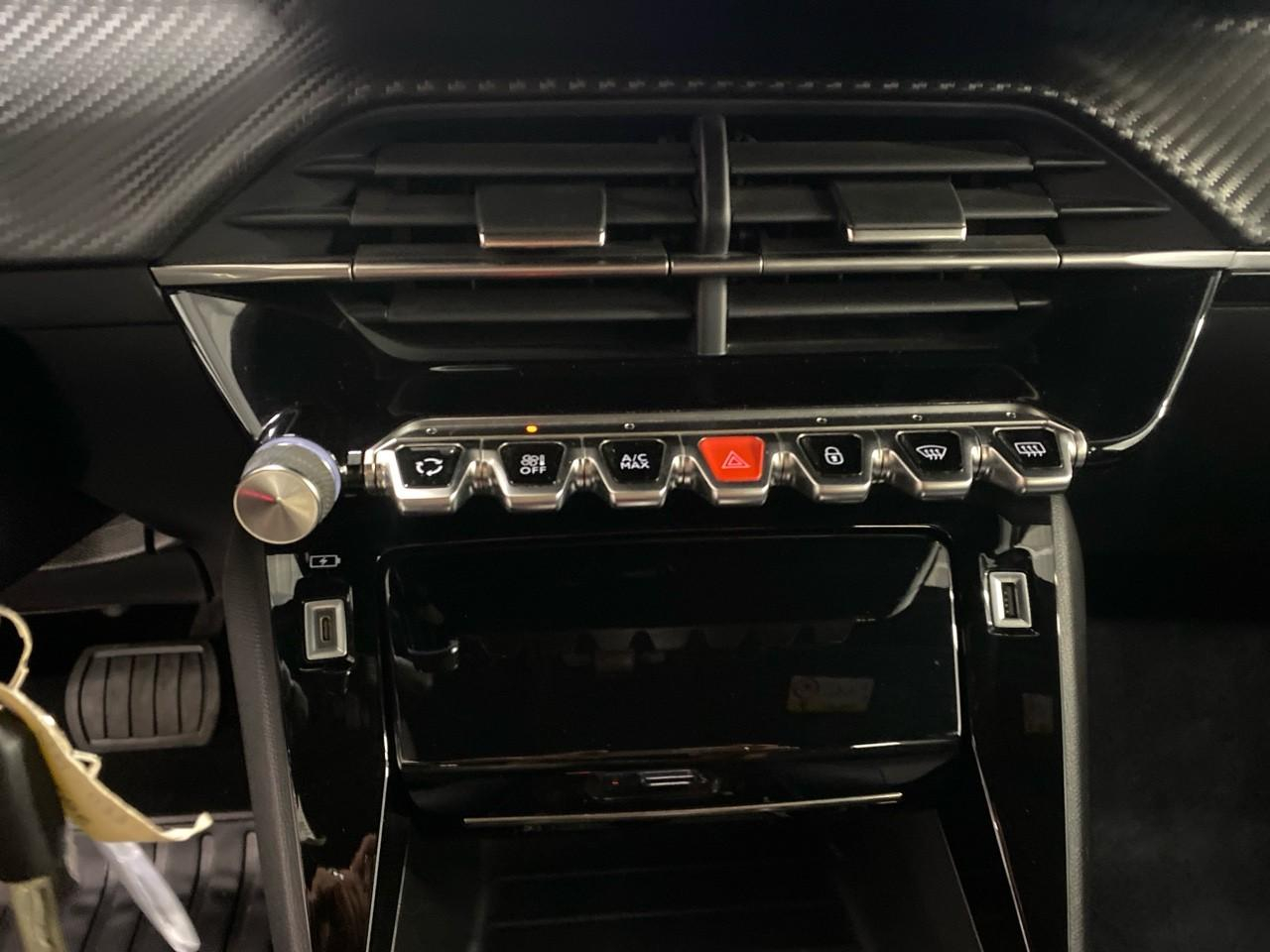 Peugeot 2008 puretech 130 s&s eat8 allure — photo 24