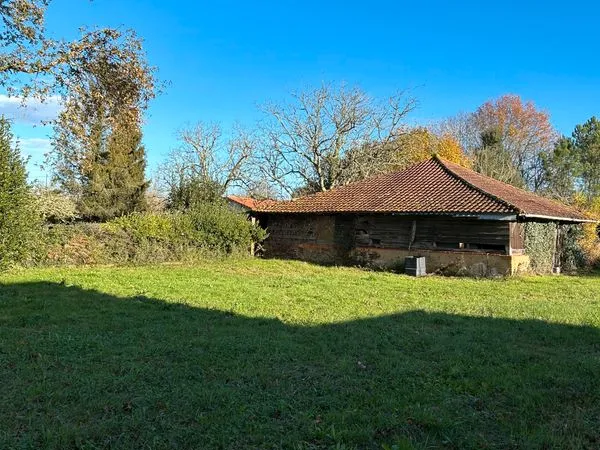 Grange landaise sur terrain constructible