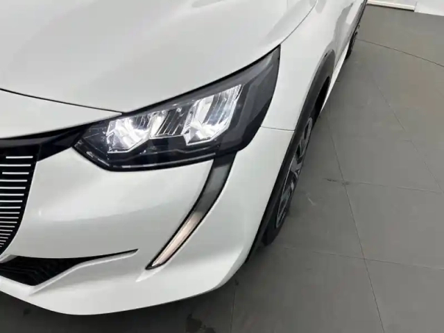 Peugeot 208 electrique 50 kwh 136ch — photo 44