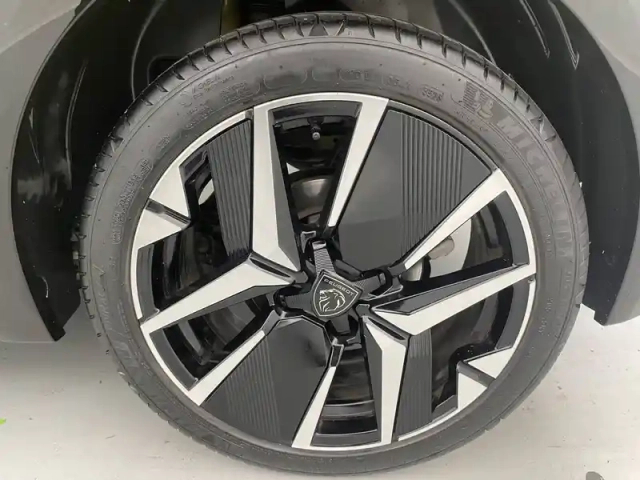 Peugeot 208 puretech 100 s&amp;s bvm6 — photo 48