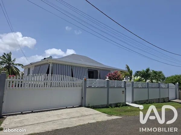 Propriété 4 pièces 180 m²