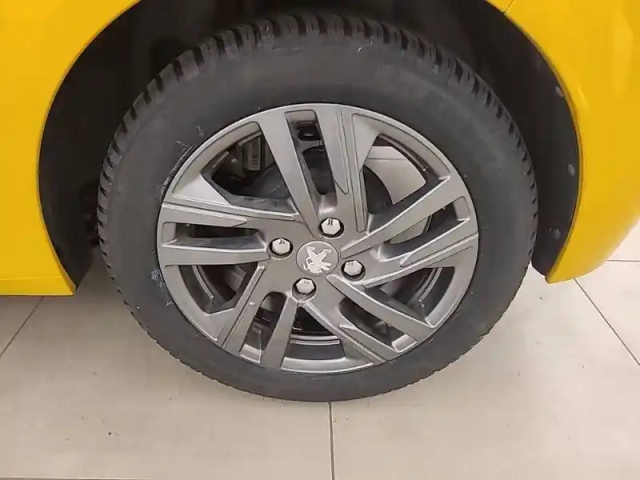 Peugeot 208 puretech 75 s&amp;s bvm5 — photo 13