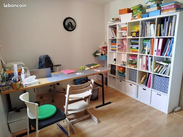 Bureau indépendant dans cabinet paramédical