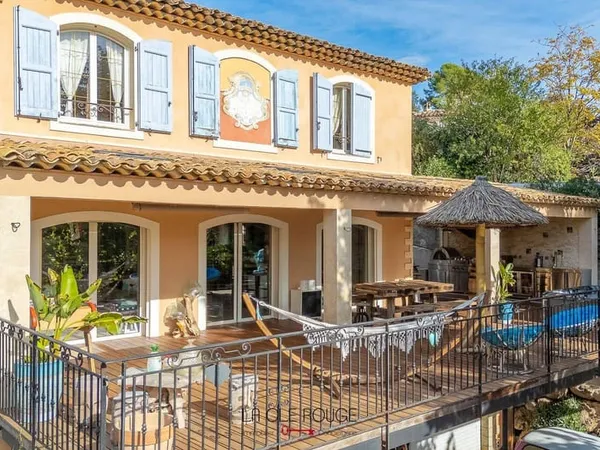Villa 10 pièces 309 m²