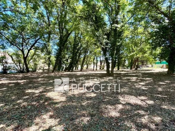 Terrain 2221 m²