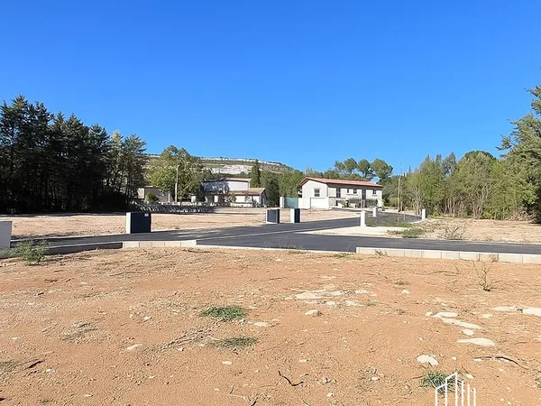 Terrain à bâtir de 300 M2