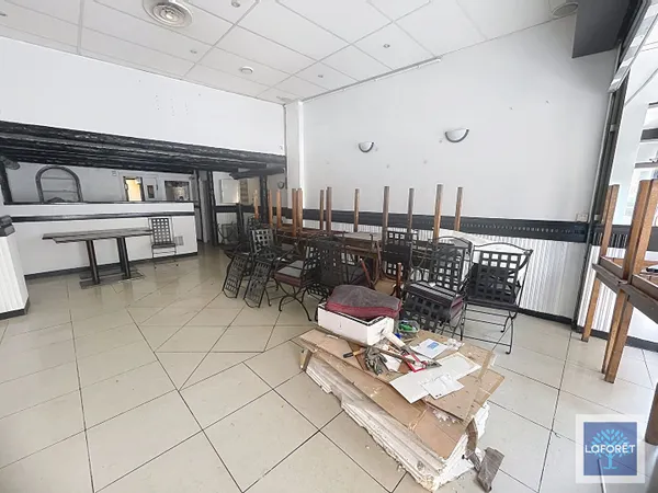 Local commercial 150 m²