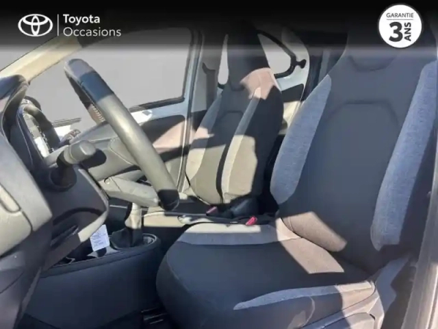 Toyota Aygo x 1.0 vvt-i 72ch dynamic my23 — photo 11