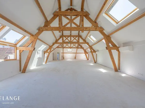 Loft 5 pièces 165 m²