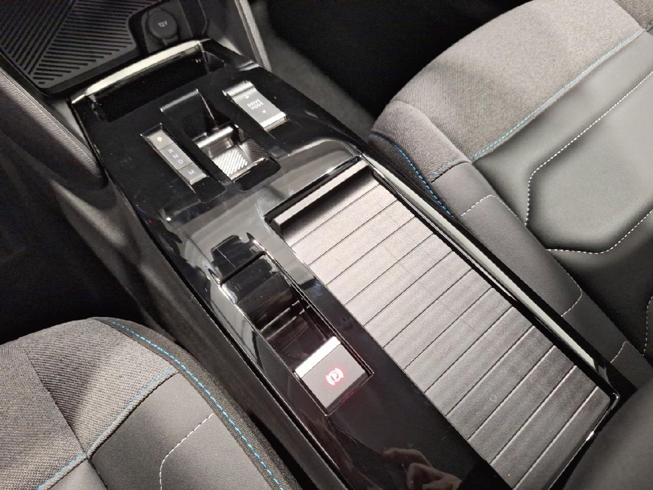 Citroën C4 bluehdi 130 eat8 plus — photo 20