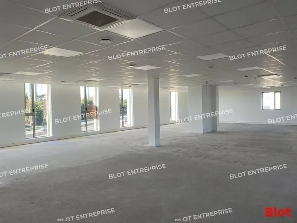 Bureaux 404 m²