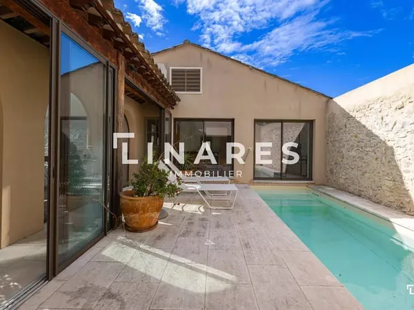MAUSSANE STORY - Maison de ville T5 de 210m2 + Piscine + Terrasses - - 13520 CENTRE VILLE MAUSSANE L