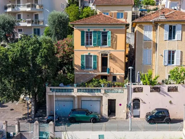Nice Cyrnos Maison De ville 4pièces 3 chambres 2 Sdb terrasses Double garage