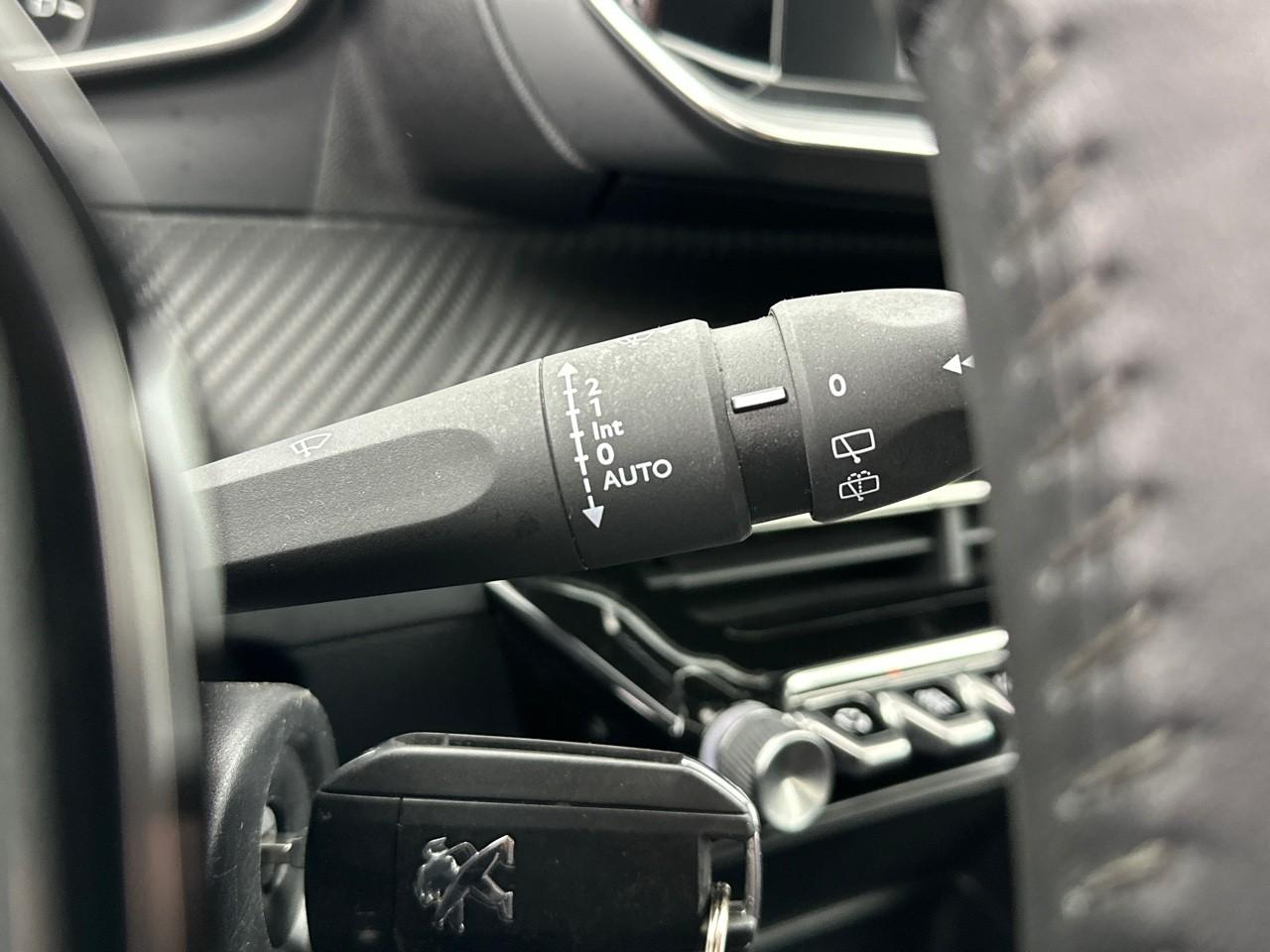 Peugeot 2008 puretech 100 s&s bvm6 active — photo 20