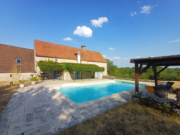 Secteur Gramat, maison de caractère du XIXe siècle avec piscine, dépendances et grange réhabilitable