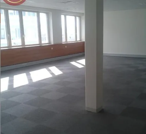 Bureaux 93 m²