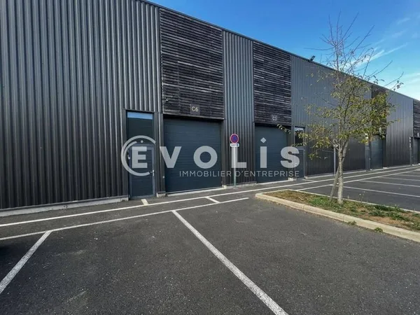Local d'activité 352 m²