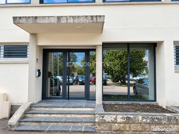 Bureaux 86 m² LE HOULME