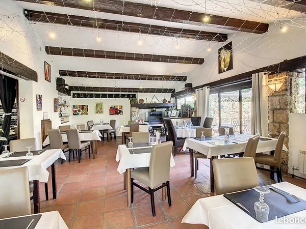 Murs commerciaux, restaurant 211 m² Tourtour