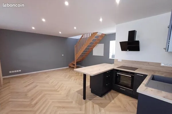 T3 DUPLEX refait recemment centre Village (rue Lamartine)