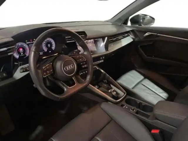Audi A3 35 tdi 150 s tronic 7 design luxe — photo 9