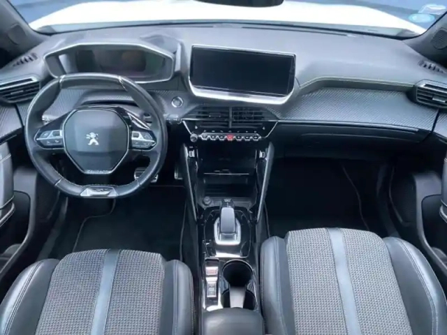 Peugeot 2008 e- 136ch gt — photo 10